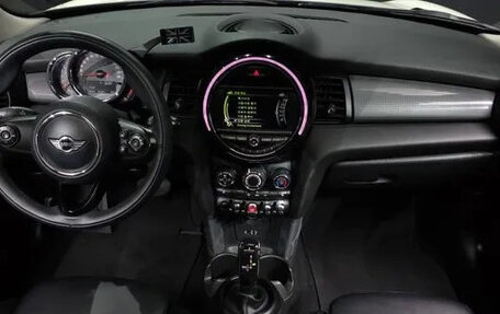 MINI Hatch, 2018 год, 1 050 000 рублей, 7 фотография