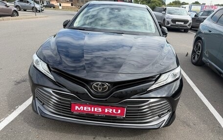 Toyota Camry, 2021 год, 2 700 000 рублей, 1 фотография
