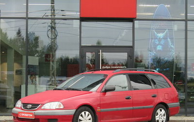 Toyota Avensis III рестайлинг, 2001 год, 390 000 рублей, 1 фотография