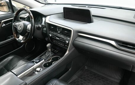 Lexus RX IV рестайлинг, 2019 год, 3 999 900 рублей, 8 фотография
