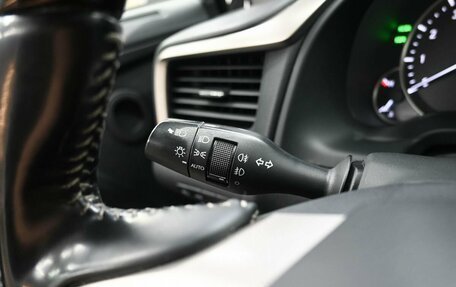 Lexus RX IV рестайлинг, 2019 год, 3 999 900 рублей, 13 фотография
