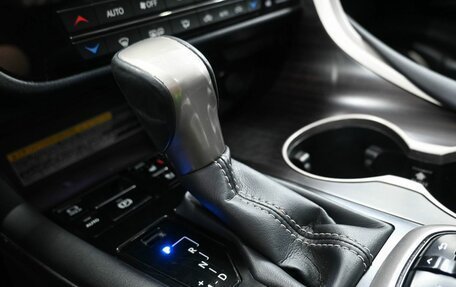 Lexus RX IV рестайлинг, 2019 год, 3 999 900 рублей, 20 фотография