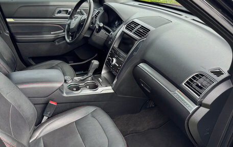 Ford Explorer VI, 2016 год, 2 650 000 рублей, 11 фотография