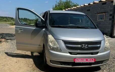 Hyundai H-1 II рестайлинг, 2008 год, 950 000 рублей, 2 фотография
