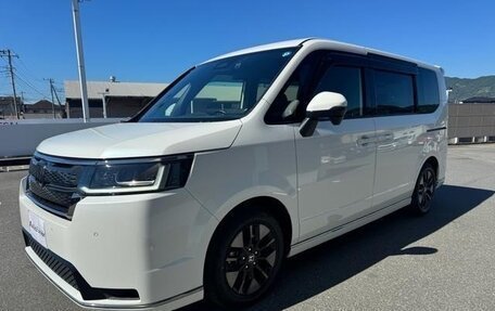 Honda Stepwgn, 2023 год, 2 150 000 рублей, 3 фотография