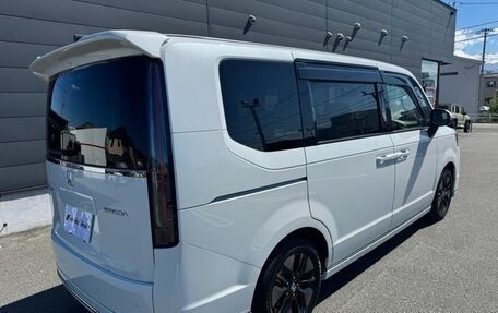 Honda Stepwgn, 2023 год, 2 150 000 рублей, 30 фотография