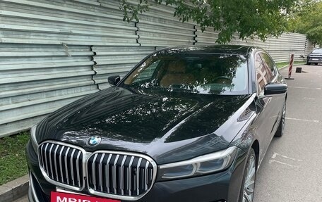 BMW 7 серия, 2021 год, 4 990 000 рублей, 2 фотография