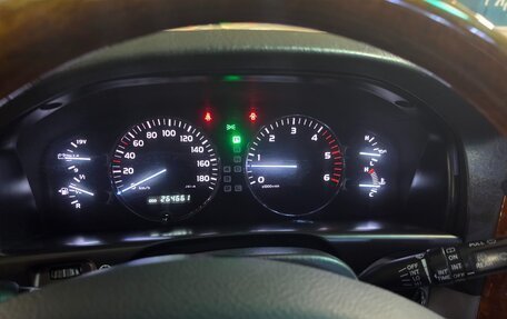 Toyota Land Cruiser 100 рестайлинг 2, 2006 год, 2 690 000 рублей, 7 фотография