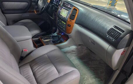 Toyota Land Cruiser 100 рестайлинг 2, 2006 год, 2 690 000 рублей, 10 фотография