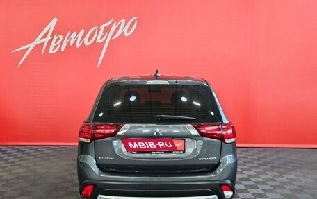 Mitsubishi Outlander III рестайлинг 3, 2018 год, 1 699 000 рублей, 4 фотография