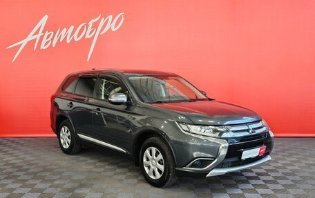 Mitsubishi Outlander III рестайлинг 3, 2018 год, 1 699 000 рублей, 7 фотография