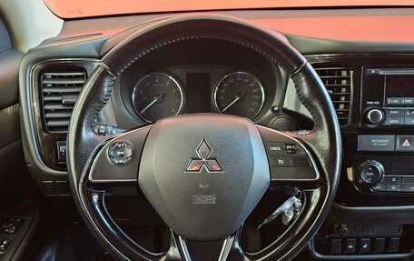 Mitsubishi Outlander III рестайлинг 3, 2018 год, 1 699 000 рублей, 12 фотография