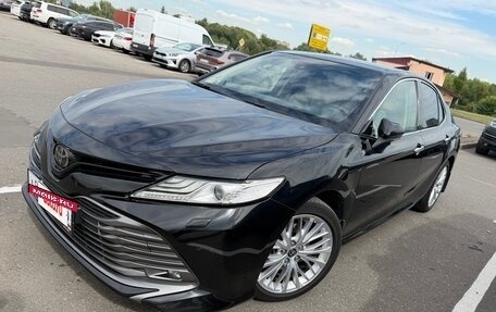 Toyota Camry, 2021 год, 2 700 000 рублей, 2 фотография