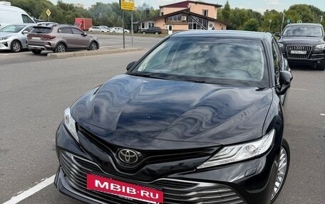 Toyota Camry, 2021 год, 2 700 000 рублей, 3 фотография