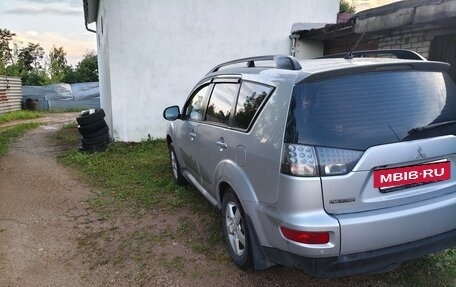 Mitsubishi Outlander III рестайлинг 3, 2011 год, 890 000 рублей, 8 фотография