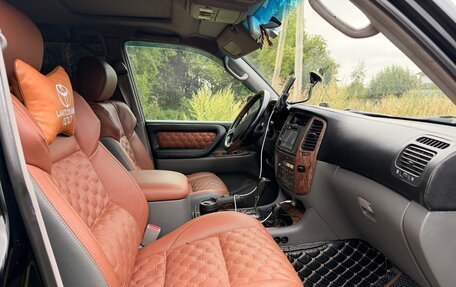 Toyota Land Cruiser 100 рестайлинг 2, 2005 год, 2 600 000 рублей, 4 фотография