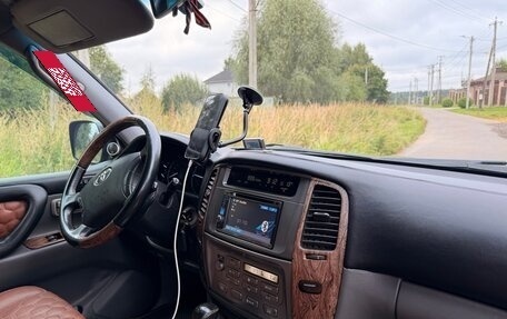 Toyota Land Cruiser 100 рестайлинг 2, 2005 год, 2 600 000 рублей, 2 фотография