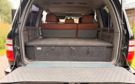 Toyota Land Cruiser 100 рестайлинг 2, 2005 год, 2 600 000 рублей, 12 фотография