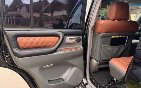 Toyota Land Cruiser 100 рестайлинг 2, 2005 год, 2 600 000 рублей, 11 фотография