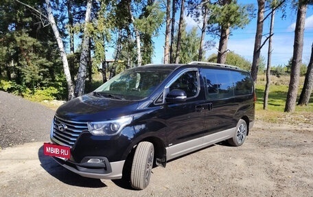 Hyundai Grand Starex Grand Starex I рестайлинг 2, 2020 год, 3 850 000 рублей, 3 фотография