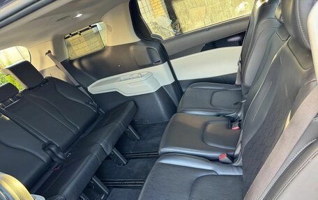KIA Carnival, 2022 год, 4 760 000 рублей, 19 фотография