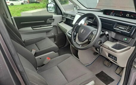 Honda Stepwgn IV, 2016 год, 1 680 000 рублей, 4 фотография