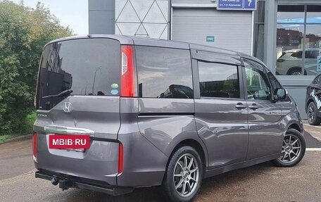 Honda Stepwgn IV, 2016 год, 1 680 000 рублей, 2 фотография