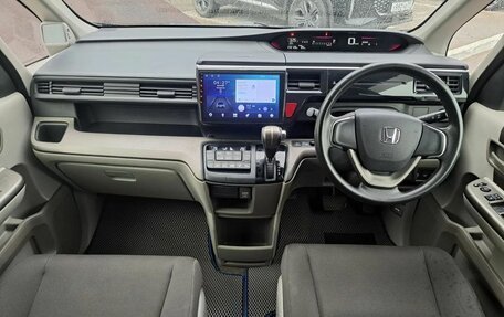 Honda Stepwgn IV, 2016 год, 1 680 000 рублей, 11 фотография