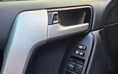 Toyota Land Cruiser Prado 150 рестайлинг 2, 2020 год, 6 190 000 рублей, 7 фотография