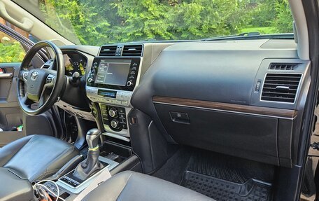 Toyota Land Cruiser Prado 150 рестайлинг 2, 2020 год, 6 190 000 рублей, 12 фотография