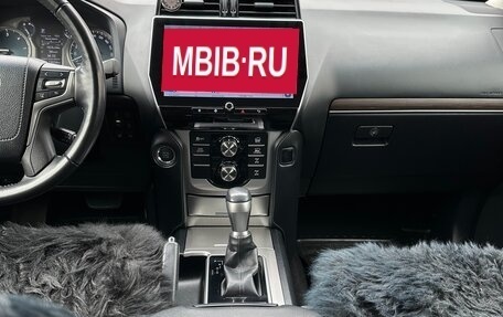 Toyota Land Cruiser Prado 150 рестайлинг 2, 2021 год, 7 200 000 рублей, 8 фотография