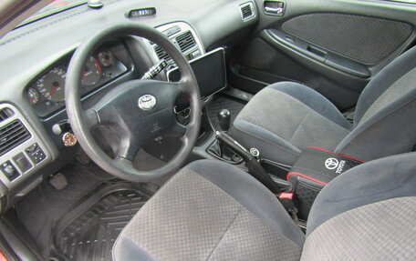 Toyota Avensis III рестайлинг, 2001 год, 390 000 рублей, 7 фотография