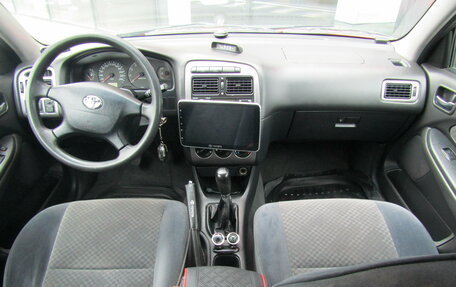 Toyota Avensis III рестайлинг, 2001 год, 390 000 рублей, 11 фотография