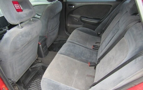 Toyota Avensis III рестайлинг, 2001 год, 390 000 рублей, 15 фотография