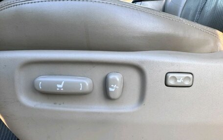 Toyota Land Cruiser Prado 120 рестайлинг, 2003 год, 1 399 000 рублей, 15 фотография