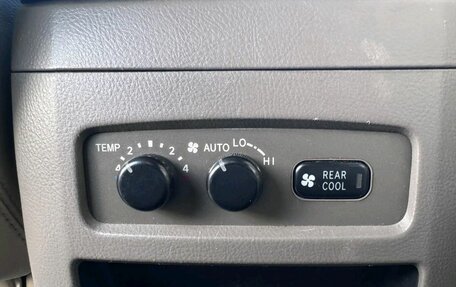 Toyota Land Cruiser Prado 120 рестайлинг, 2003 год, 1 399 000 рублей, 14 фотография