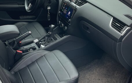Skoda Octavia, 2017 год, 2 400 000 рублей, 11 фотография