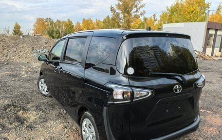 Toyota Sienta II, 2021 год, 1 375 000 рублей, 2 фотография