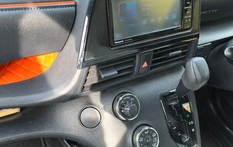 Toyota Sienta II, 2021 год, 1 375 000 рублей, 3 фотография