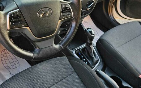 Hyundai Solaris II рестайлинг, 2021 год, 1 700 000 рублей, 5 фотография