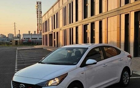 Hyundai Solaris II рестайлинг, 2021 год, 1 700 000 рублей, 3 фотография