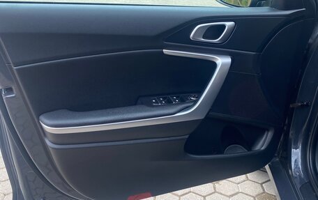KIA cee'd III, 2020 год, 2 000 000 рублей, 17 фотография