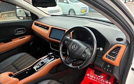 Honda Vezel, 2015 год, 1 000 000 рублей, 6 фотография