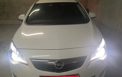Opel Astra J, 2010 год, 740 000 рублей, 1 фотография