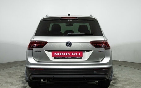 Volkswagen Tiguan II, 2018 год, 2 199 777 рублей, 6 фотография