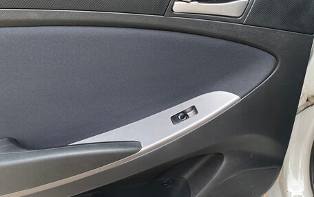 Hyundai Solaris II рестайлинг, 2014 год, 935 000 рублей, 18 фотография