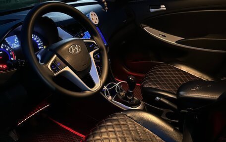 Hyundai Solaris II рестайлинг, 2013 год, 750 000 рублей, 11 фотография
