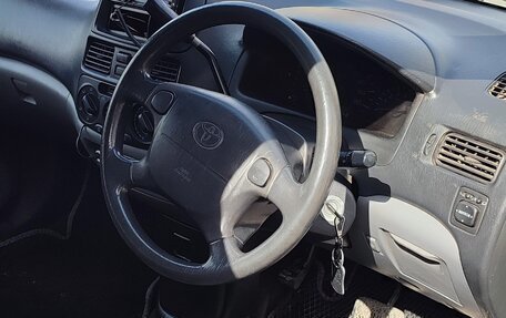 Toyota Raum I, 2000 год, 400 000 рублей, 6 фотография