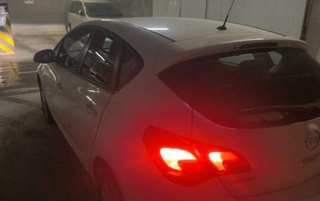 Opel Astra J, 2010 год, 740 000 рублей, 4 фотография