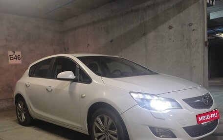 Opel Astra J, 2010 год, 740 000 рублей, 2 фотография